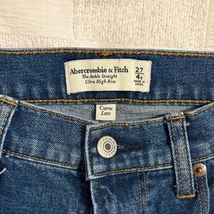 Abercrombie, ankle straight, 27 / 4 short, like new!